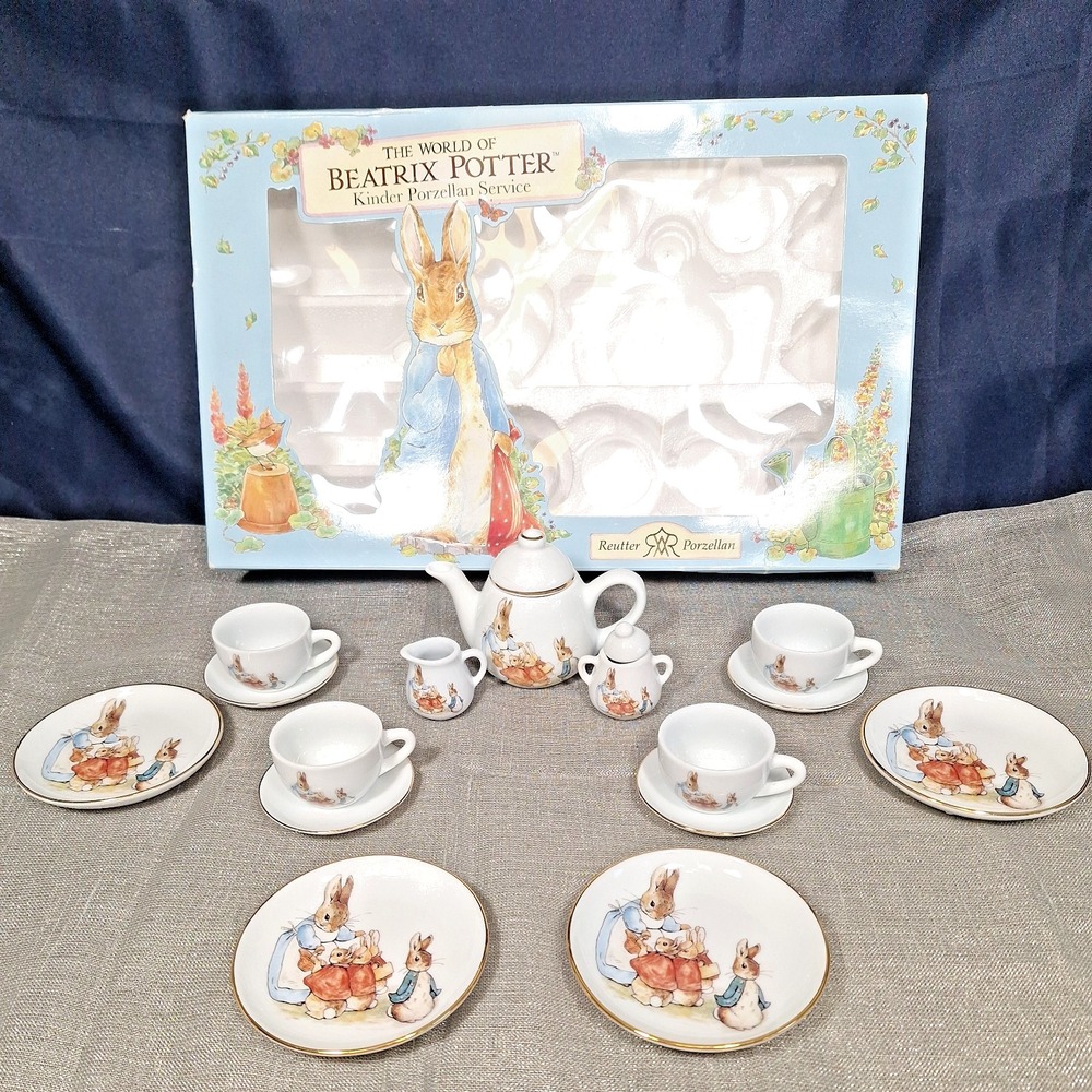 The World of Beatrix Potter Porcelain Service for Four 15 Piece Tea Set Germany